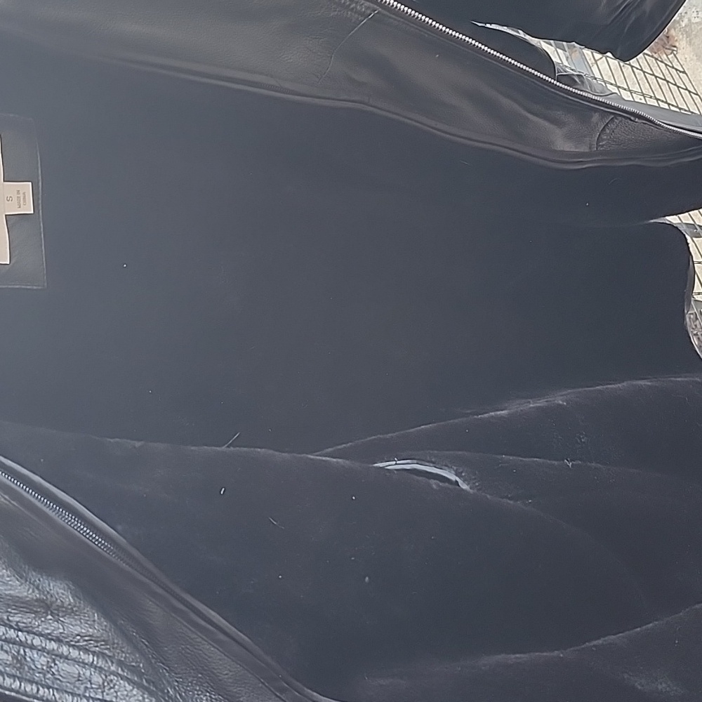 SONOMA WOMENS-  Black Leather Jacket. Size SMALL. - Picture 7 of 15